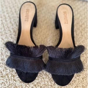 Beautiful Schultz mules Size: 8.5M